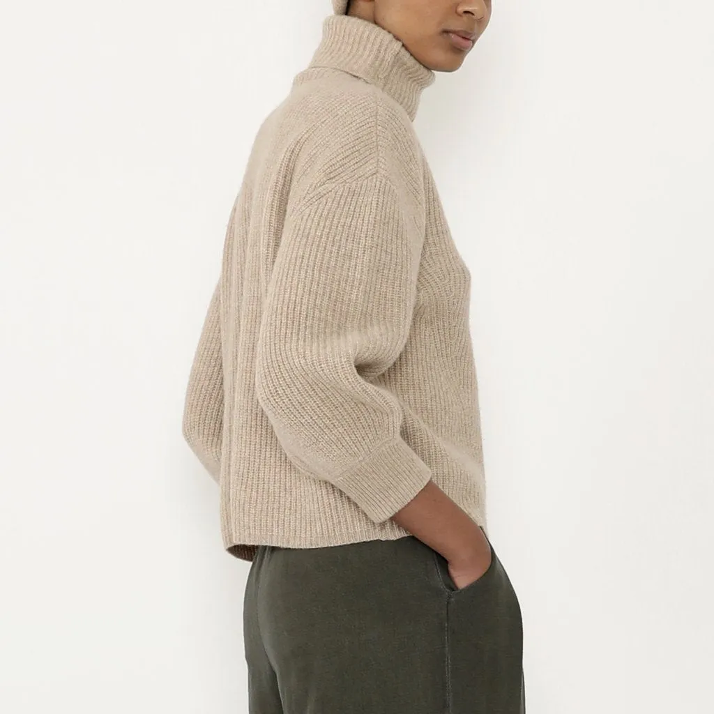 7115 by Szeki Poet Turtleneck in Sand