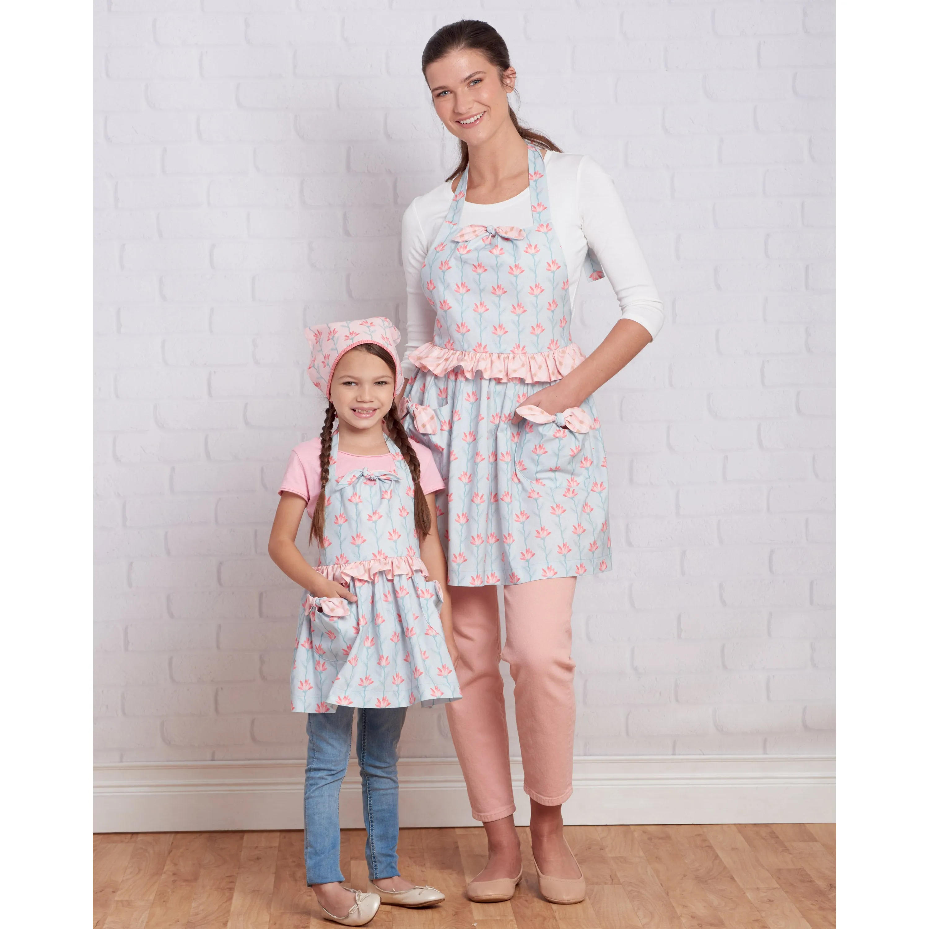 Simplicity Sewing Pattern S9565 CHILDREN'S AND MISSES' APRONS AND ACCESSORIES